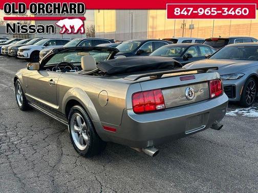 2005 Ford Mustang Deluxe