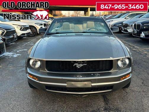 2005 Ford Mustang Deluxe