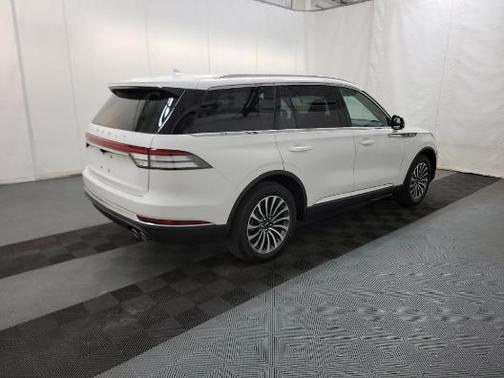 2022 Lincoln Aviator Standard AWD