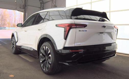 Iridescent Pearl Tricoat 2024 Chevrolet Blazer EV eAWD RS