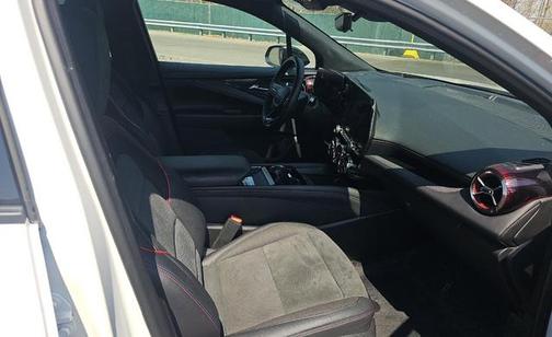 Iridescent Pearl Tricoat 2024 Chevrolet Blazer EV eAWD RS