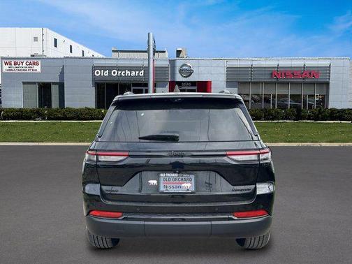 Diamond Black Crystal Pearlcoat 2023 Jeep Grand Cherokee Limited
