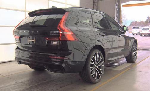 2022 Volvo XC60 Recharge Plug-In Hybrid T8 R-Design