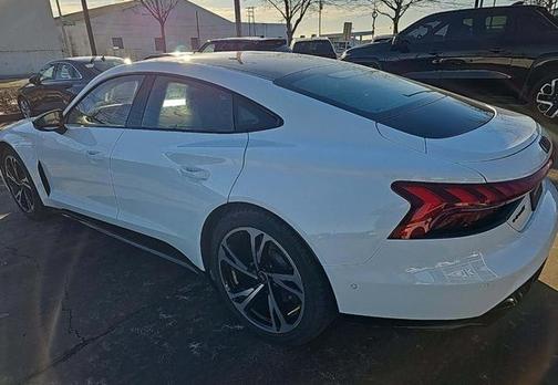 2022 Audi e-tron GT Prestige