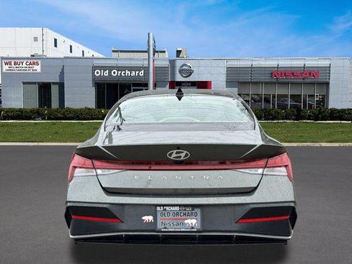 2025 Hyundai ELANTRA SEL