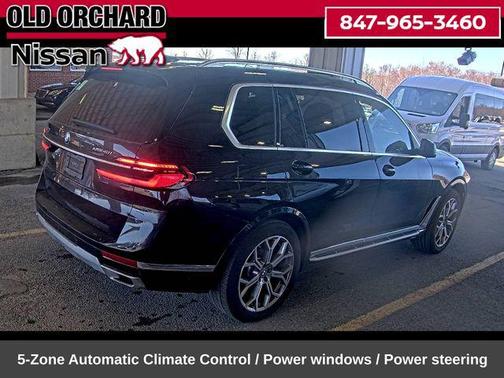 Black Sapphire Metallic 2025 BMW X7 xDrive40i