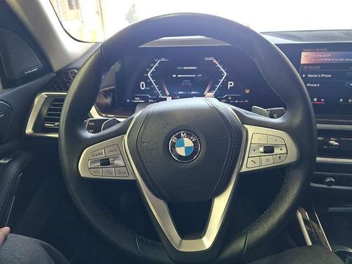 Black Sapphire Metallic 2025 BMW X7 xDrive40i