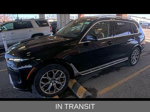 Black Sapphire Metallic 2025 BMW X7 xDrive40i