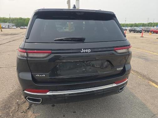 2023 Jeep Grand Cherokee Summit