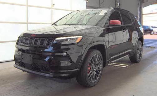 Diamond Black Crystal Pearlcoat 2023 Jeep Compass (RED) Edition 4x4