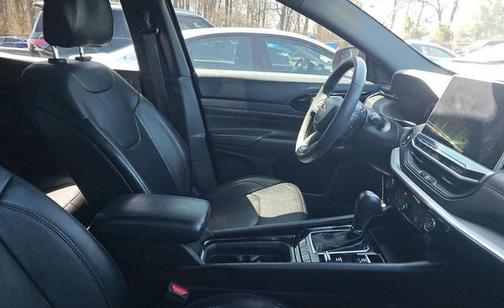 Diamond Black Crystal Pearlcoat 2023 Jeep Compass (RED) Edition 4x4