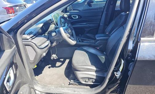 Diamond Black Crystal Pearlcoat 2023 Jeep Compass (RED) Edition 4x4