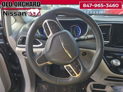2022 Chrysler Pacifica Hybrid Touring L