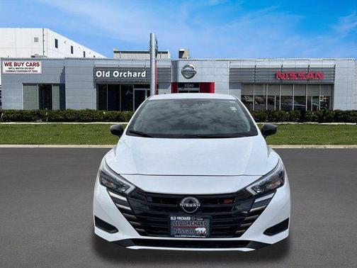 Aspen White Tricoat 2023 Nissan Versa 1.6 S