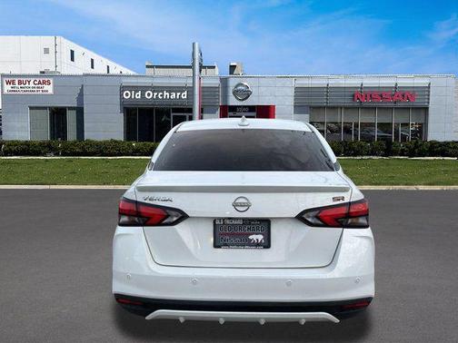 Aspen White Tricoat 2023 Nissan Versa 1.6 S