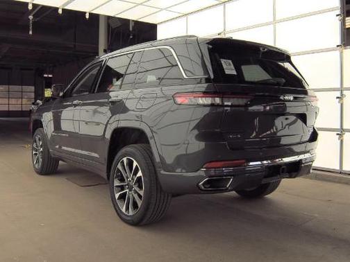 2022 Jeep Grand Cherokee Overland