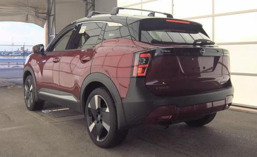 Scarlet Ember Tintcoat/Super Black 2025 Nissan Kicks SR