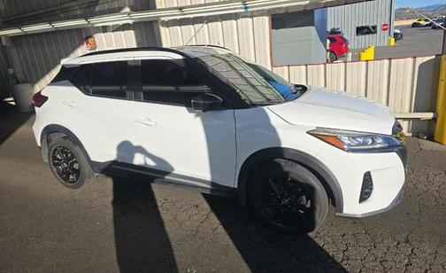 2022 Nissan Kicks SR