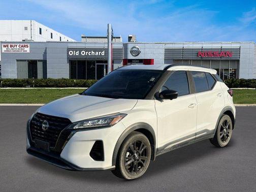 2022 Nissan Kicks SR