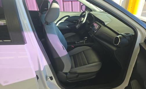 2022 Nissan Kicks SR