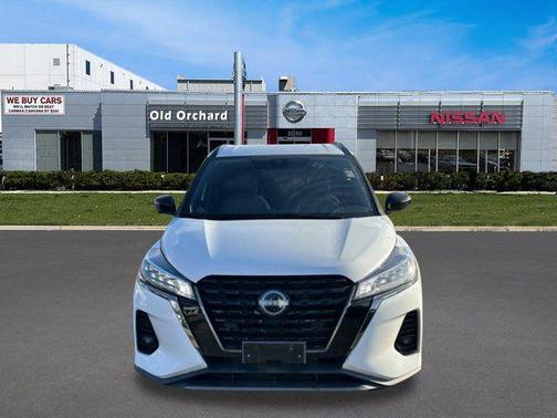 2022 Nissan Kicks SR