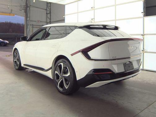 Snow White Pearl 2022 Kia EV6 GT-Line