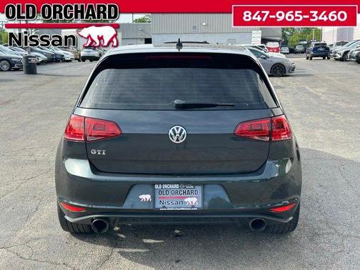 Deep Black 2015 Volkswagen Golf GTI 2.0T SE 4-Door