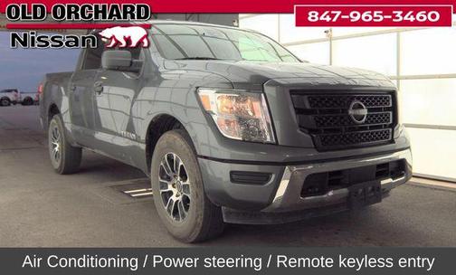 2023 Nissan Titan SV