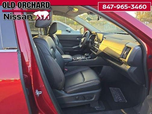 2023 Nissan Pathfinder SL 4WD