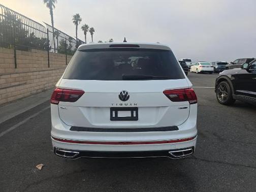 2022 Volkswagen Tiguan 2.0T SEL R-Line 4MOTION