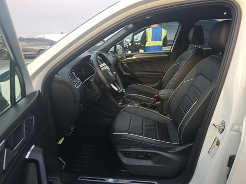 2022 Volkswagen Tiguan 2.0T SEL R-Line 4MOTION