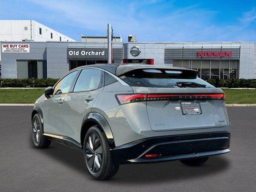 Boulder Gray Pearl/Black Diamond Pearl 2023 Nissan ARIYA EVOLVE+