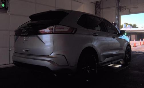 Iconic Silver Metallic 2022 Ford Edge ST Line
