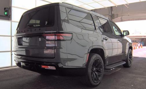 Baltic Gray Metallic Clearcoat 2025 Jeep Wagoneer Series II 4x4