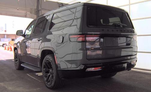 Baltic Gray Metallic Clearcoat 2025 Jeep Wagoneer Series II 4x4