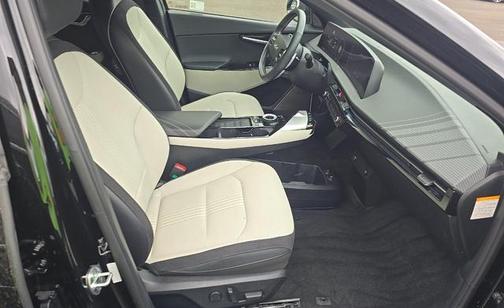Aurora Black Pearl 2023 Kia EV6 GT-Line