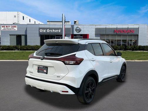 Fresh Powder 2024 Nissan Kicks SR