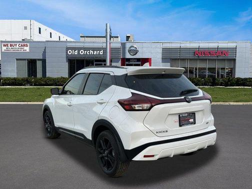 Fresh Powder 2024 Nissan Kicks SR
