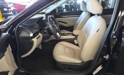 Super Black Clearcoat 2023 Nissan Altima 2.5 SL