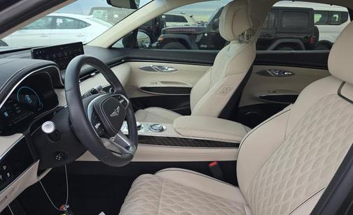 Makalu Gray 2024 Genesis GV70 3.5T AWD Sport