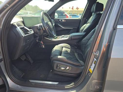 Gray Metallic 2024 BMW X5 xDrive40i