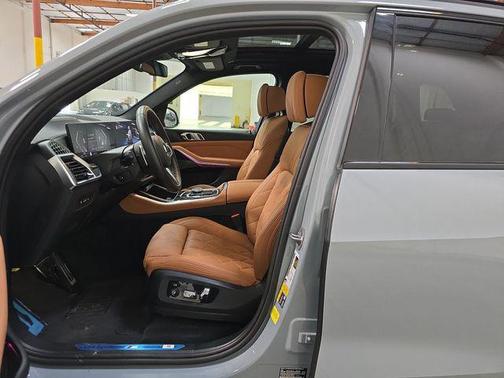 Brooklyn Gray Metallic 2024 BMW X5 PHEV xDrive50e