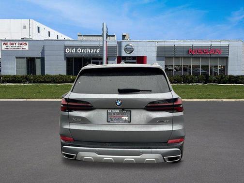 Gray Metallic 2024 BMW X5 xDrive40i