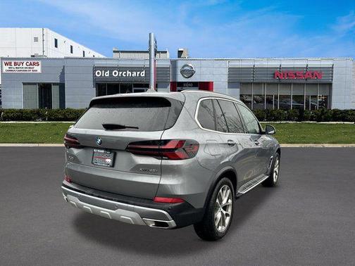 Gray Metallic 2024 BMW X5 xDrive40i