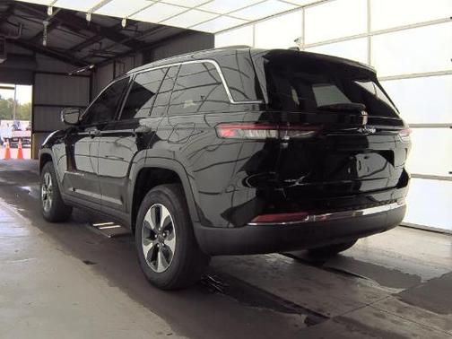 2022 Jeep Grand Cherokee 4xe Base