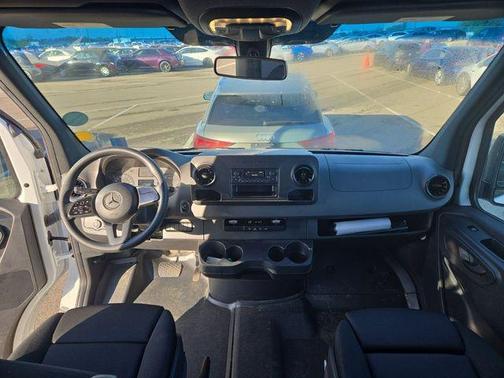 2022 Mercedes-Benz Sprinter 2500 Standard Roof