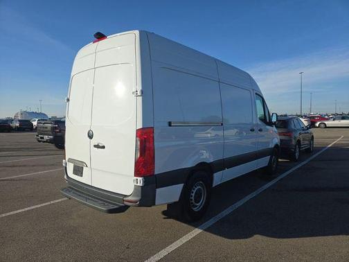 2022 Mercedes-Benz Sprinter 2500 Standard Roof