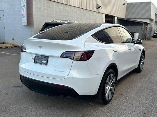 2024 Tesla Model Y Long Range Dual Motor All-Wheel Drive