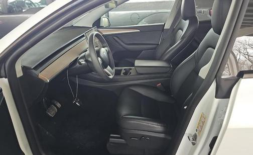 2024 Tesla Model Y Long Range Dual Motor All-Wheel Drive