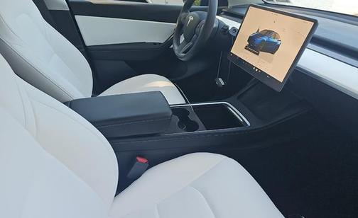 2022 Tesla Model Y Long Range Dual Motor All-Wheel Drive